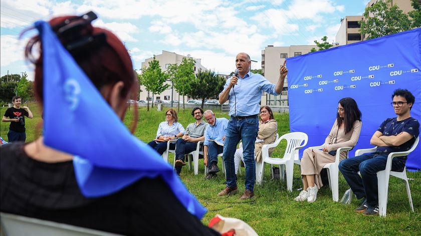 CDU quer imposto para a banca pelas casas vazias. Jovens queixam-se de "emancipação adiada"