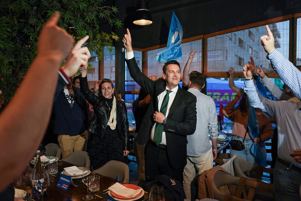 IL apela ao voto dos "zangados" e cola o Chega à esquerda