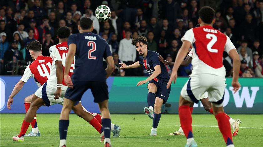 Bolas paradas do Arsenal e estrelas abnegadas do PSG. Os argumentos dos finalistas da Liga dos Campeões Bolas paradas do Arsenal e estrelas abnegadas do PSG. Os argumentos dos finalistas da Liga dos Campeões
