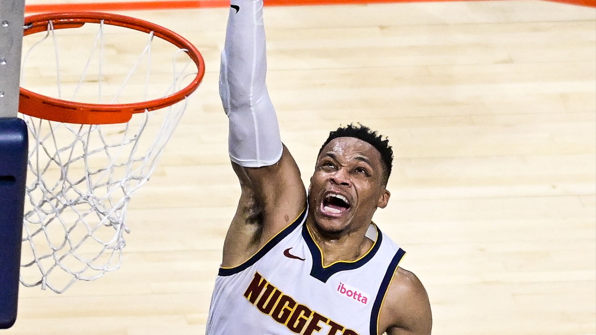 Westbrook assina pelos Sacramento Kings