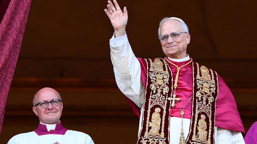 As primeiras imagens do novo Papa. Foto: Ettore Ferrari/EPA As primeiras imagens do novo Papa. Foto: Ettore Ferrari/EPA
