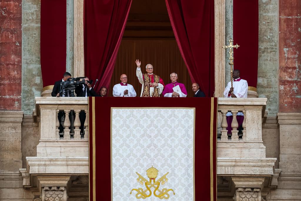 As primeiras palavras do Papa Leão XIV: um apelo à "paz desarmada e desarmante, humilde e perseverante"