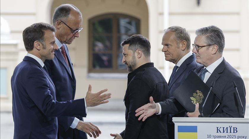 Líderes europeus reafirmam apoio à Ucrânia após negociações entre Trump e Putin