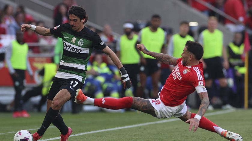 “Benfica devia ter vergonha”. Hélder Amaral diz que crítica a arbitragem “é de rir” “Benfica devia ter vergonha”. Hélder Amaral diz que crítica a arbitragem “é de rir”