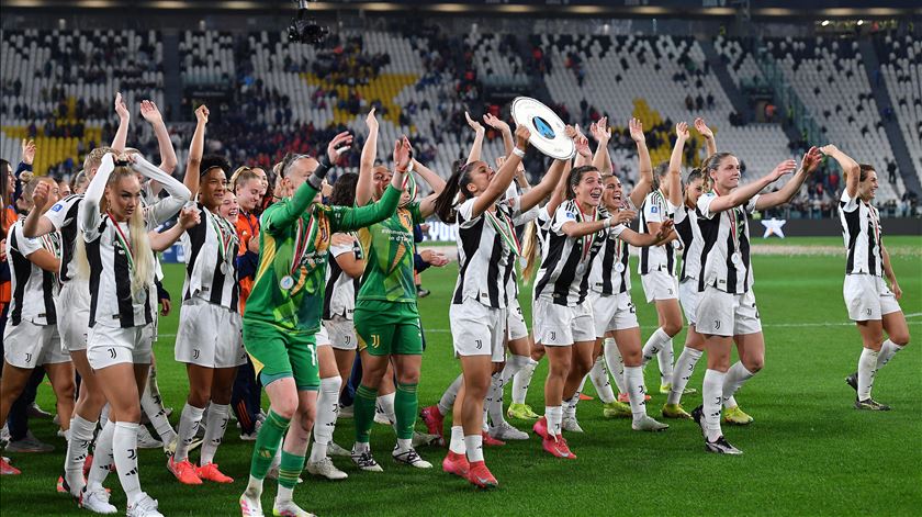 Os golos de Girelli e a "10" Tatiana Pinto. Que Juventus recebe o Benfica na Champions feminina?