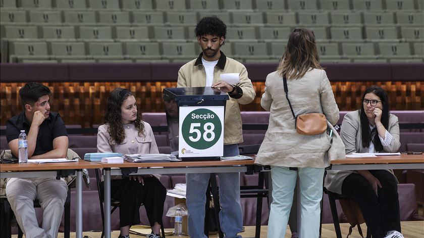 Presidenciais: Cerca de 218 mil eleitores inscreveram-se no voto antecipado em mobilidade