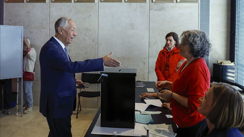 Marcelo apela ao voto e lembra que não pode haver eleições nos próximos 12 meses
