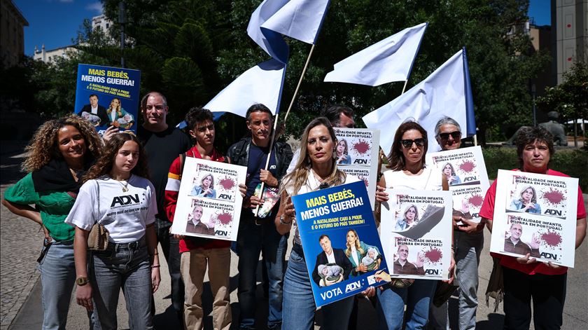 ADN quer que "seja devolvida a soberania a Portugal"
