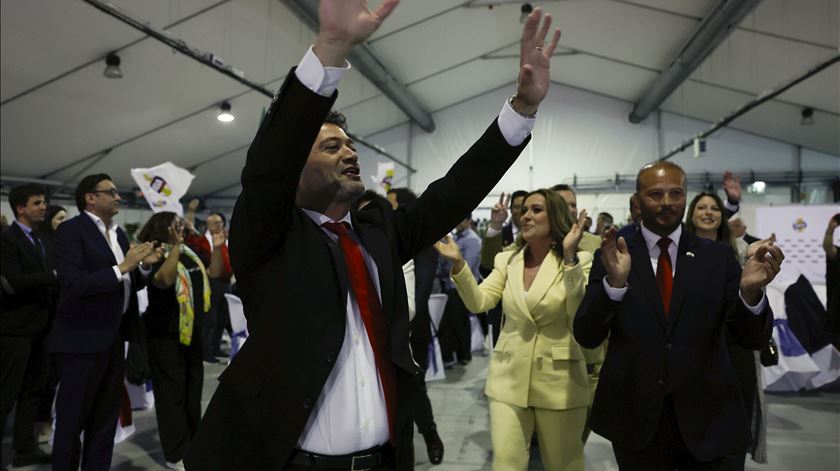 André Ventura à chegada do comício em Tavira. Foto: Luís Forra/Lusa