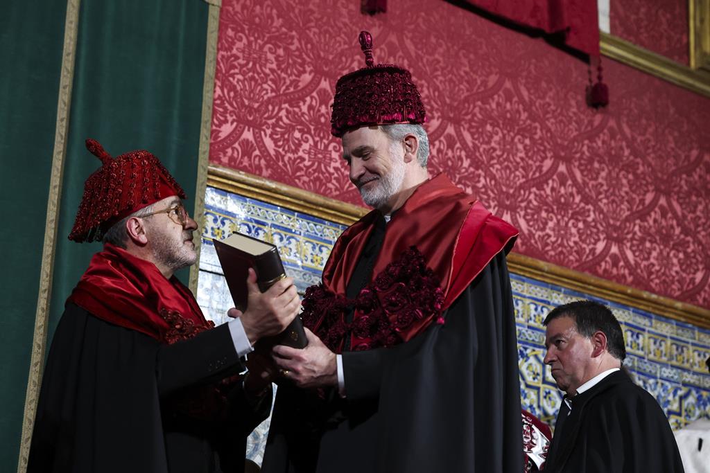 Rei de Espanha e Presidente de Itália recebem Doutoramento Honoris Causa pela Universidade de Coimbra Rei de Espanha e Presidente de Itália recebem Doutoramento Honoris Causa pela Universidade de Coimbra