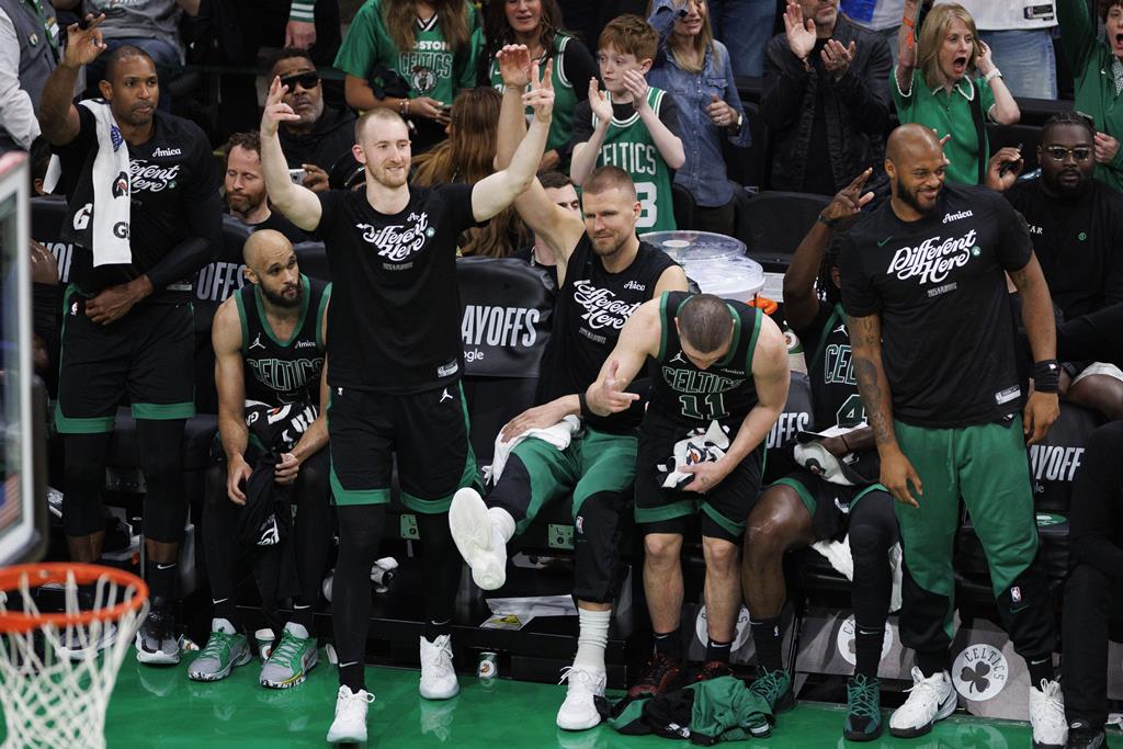 Encontro entre New York Knicks e Boston Celtics (foto: Cj Gunther/EPA) Encontro entre New York Knicks e Boston Celtics (foto: Cj Gunther/EPA)