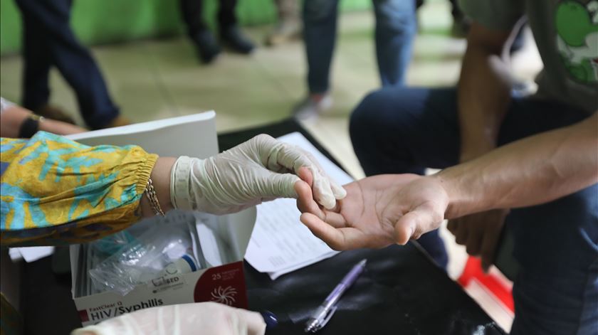 Infeções por VIH no menor número desde 1980, mas metas para 2025 em atraso