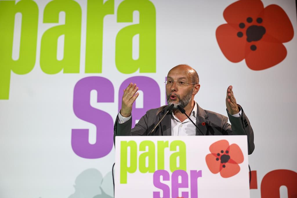 Reportagem Alexandre Abrantes Neves - comício Livre - 16 maio 2025