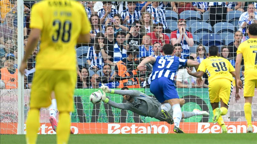 Nacional admite faltar ao jogo com o FC Porto no Dragão