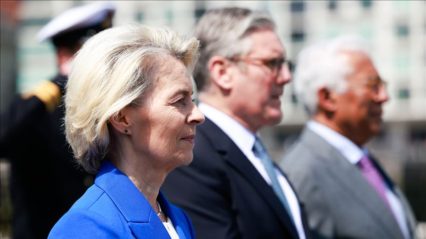 Von der Leyen falou com Trump e Zelensky sobre transformar país em "porco-espinho de ferro"