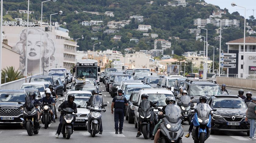 Apagão. Paris diz que novas linhas têm custos "significativos" e não garantem eficiência