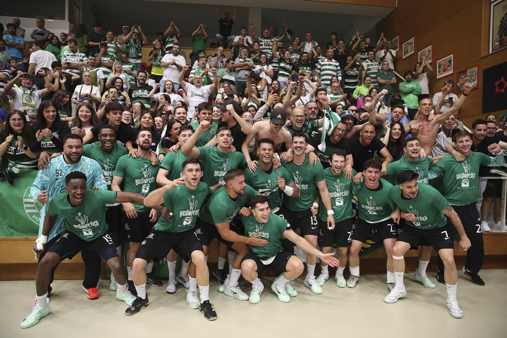 Sporting bicampeão de andebol - Renascença