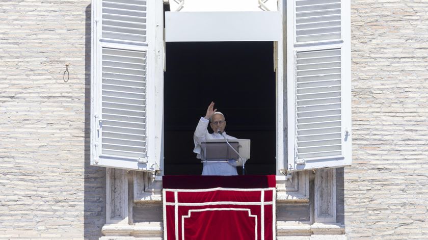 "Agradeço o afeto". Papa Leão XIV na sua primeira aparição pública na janela do Palácio Apostólico