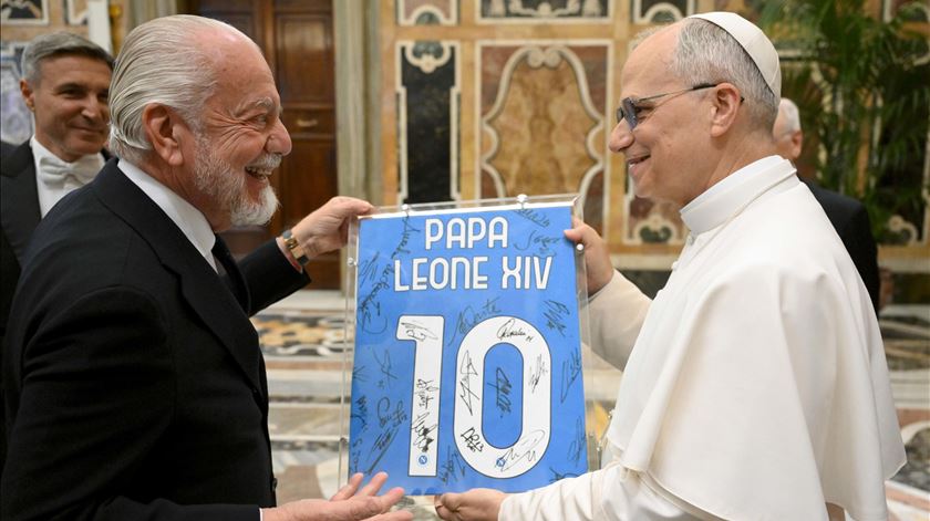 Papa Leão XIV recebe Nápoles campeão no Vaticano