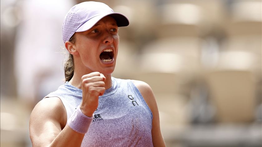 Swiatek venceu Wimbledon e subiu ao pódio do "ranking" mundial de ténis