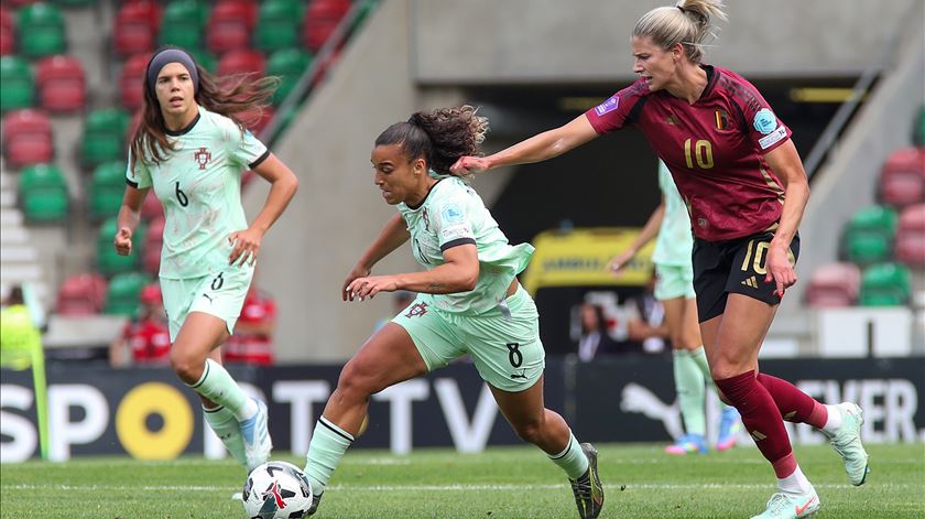 16-1 em três jogos. Seleção feminina volta a perder e desce à segunda divisão europeia 16-1 em três jogos. Seleção feminina volta a perder e desce à segunda divisão europeia