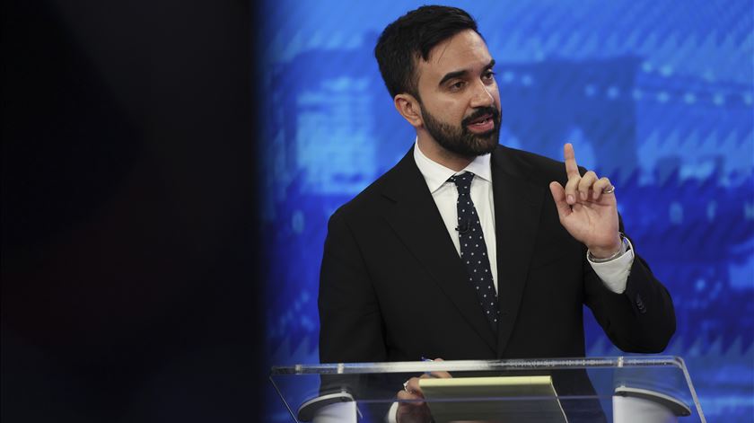 Administração Trump admite possibilidade de retirar cidadania a Mamdani