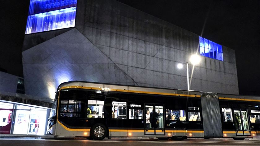 Metrobus do Porto arranca no final de fevereiro e dará a volta à rotunda da Boavista