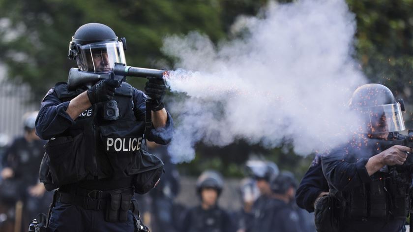 Violência em Los Angeles Foto: Allison Dinner/EPA Violência em Los Angeles Foto: Allison Dinner/EPA