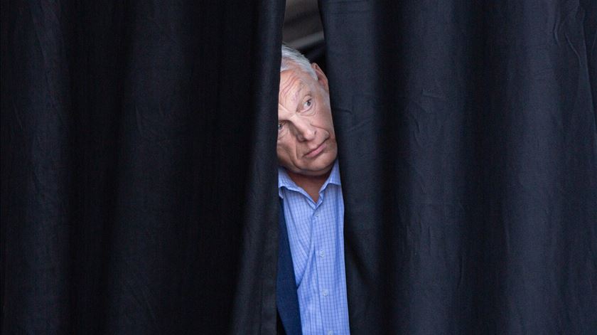 Orbán reforça proteção de gasoduto após descoberta de explosivos e acusa Ucrânia