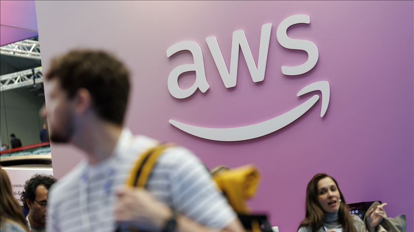 Maior corte de sempre: Amazon vai despedir quase 10% dos funcionários corporativos