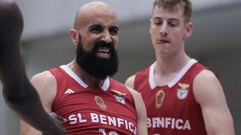Romdhane, FC Porto - Benfica, Basquetebol. Foto: Manuel Fernando Araujo/Lusa