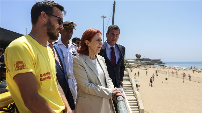 "Praias são públicas." Ministra anuncia inspeção ao acesso às praias de Grândola