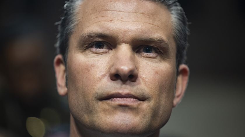 Hegseth. "Quando este Presidente fala, o mundo deve ouvir"