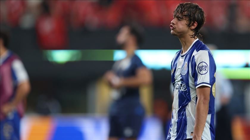 Porto empata 4-4 com o Al Ahly e está fora do Mundial Porto empata 4-4 com o Al Ahly e está fora do Mundial