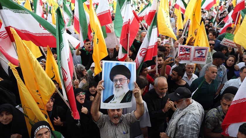 Irão ameaça responder de forma "inimaginável" a qualquer ameaça