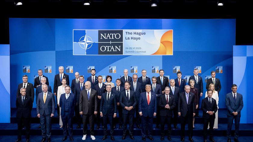 Trump satisfeito, divisões em standby e a Ucrânia na prateleira. A cimeira da NATO trouxe o compromisso da década