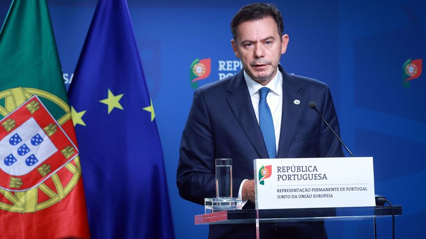 Montenegro avisa que país tem de acreditar "no ímpeto" do Governo se quer reforma do Estado