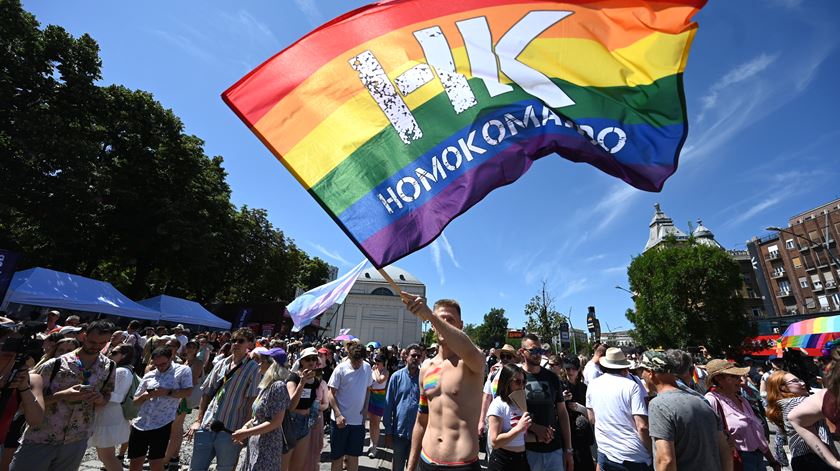Cerca de 200 mil pessoas desfilaram na Marcha do Orgulho em Budapeste