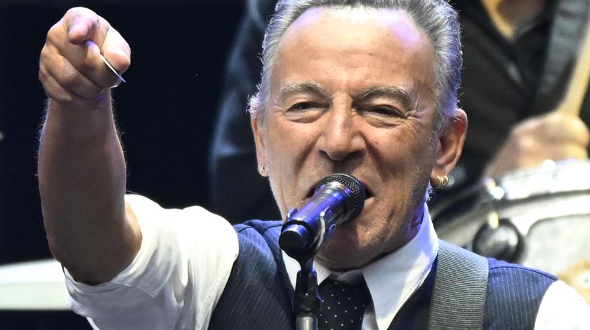 Bruce Springsteen lança canção em homenagem às vítimas de Minneapolis Bruce Springsteen lança canção em homenagem às vítimas de Minneapolis