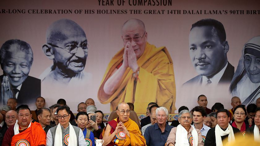 Dalai Lama celebra 90 anos com forte apoio internacional e desafio à autoridade da China