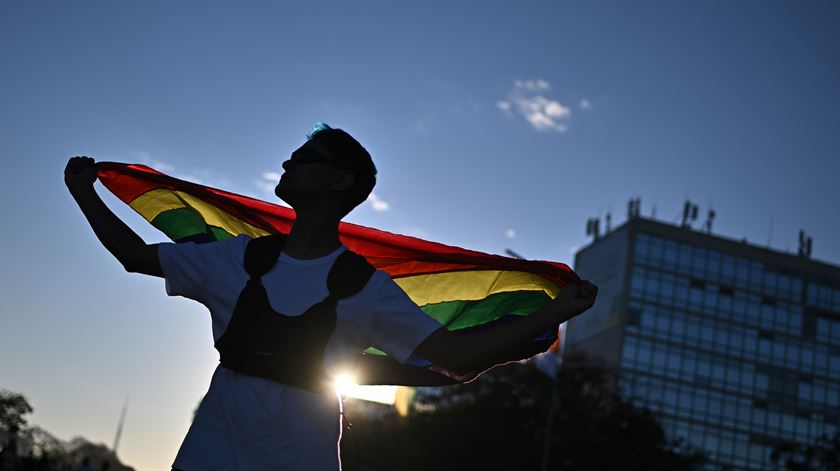 Esquerda acusa CDS e Chega de perseguição à comunidade LGBT com proibição de bandeiras