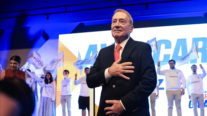 Menezes fala em “enorme polvo” na Câmara de Gaia