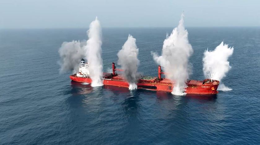 Rebeldes Houthis retomam ataques no Mar Vermelho Rebeldes Houthis retomam ataques no Mar Vermelho