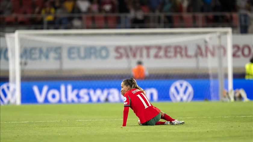 "Uma vez mais, futebol feminino cai para segundo plano". Desistência do Euro 2029 é "oportunidade perdida"