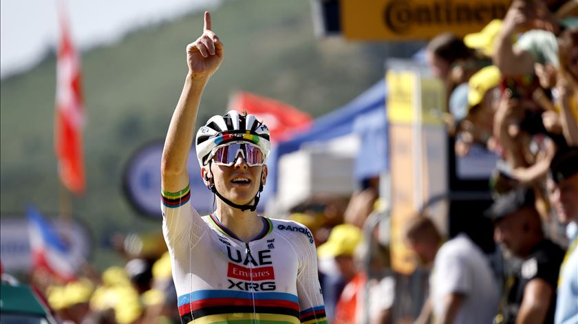 Primeira montanha pode ditar história do Tour. Pogacar deixa todos para trás e vence no Hautacam