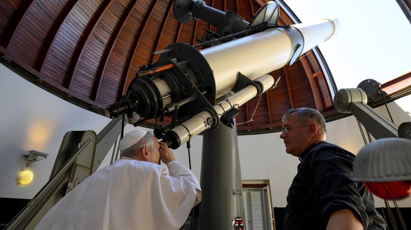 Papa Leão XIV celebra aniversário de chegada à Lua no observatório do Vaticano