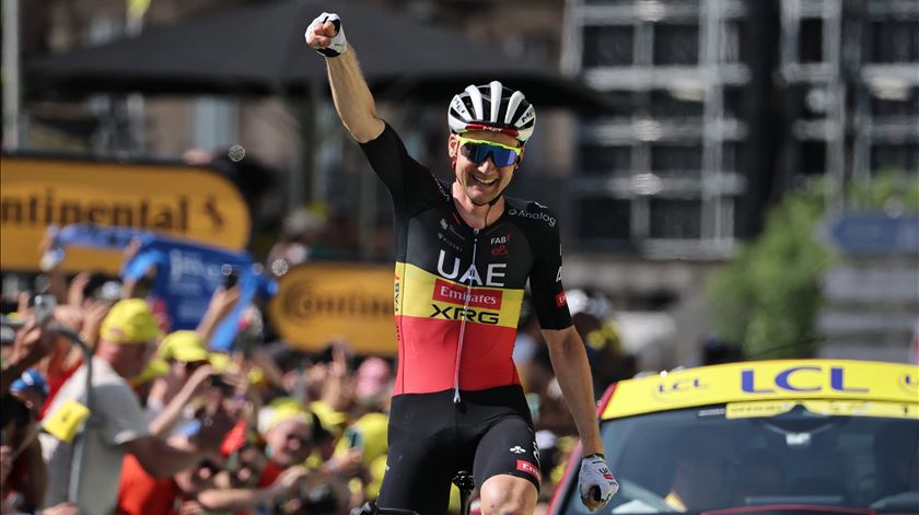 Wellens completa "trilogia" com vitória na etapa 15 do Tour