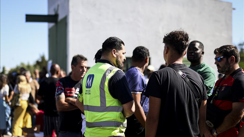 Greve nos aeroportos com serviços mínimos a 31 de dezembro e 1 de janeiro