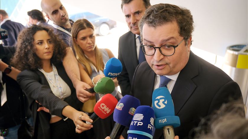 Ministro das Finanças alerta para baixa rentabilidade dos produtos de poupança