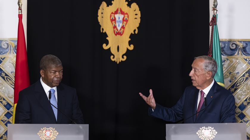 "Leis e governantes passam, povos ficam", diz Marcelo ao Presidente de Angola